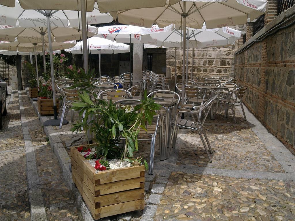 Apartamentos Adarve Toledo Exterior photo